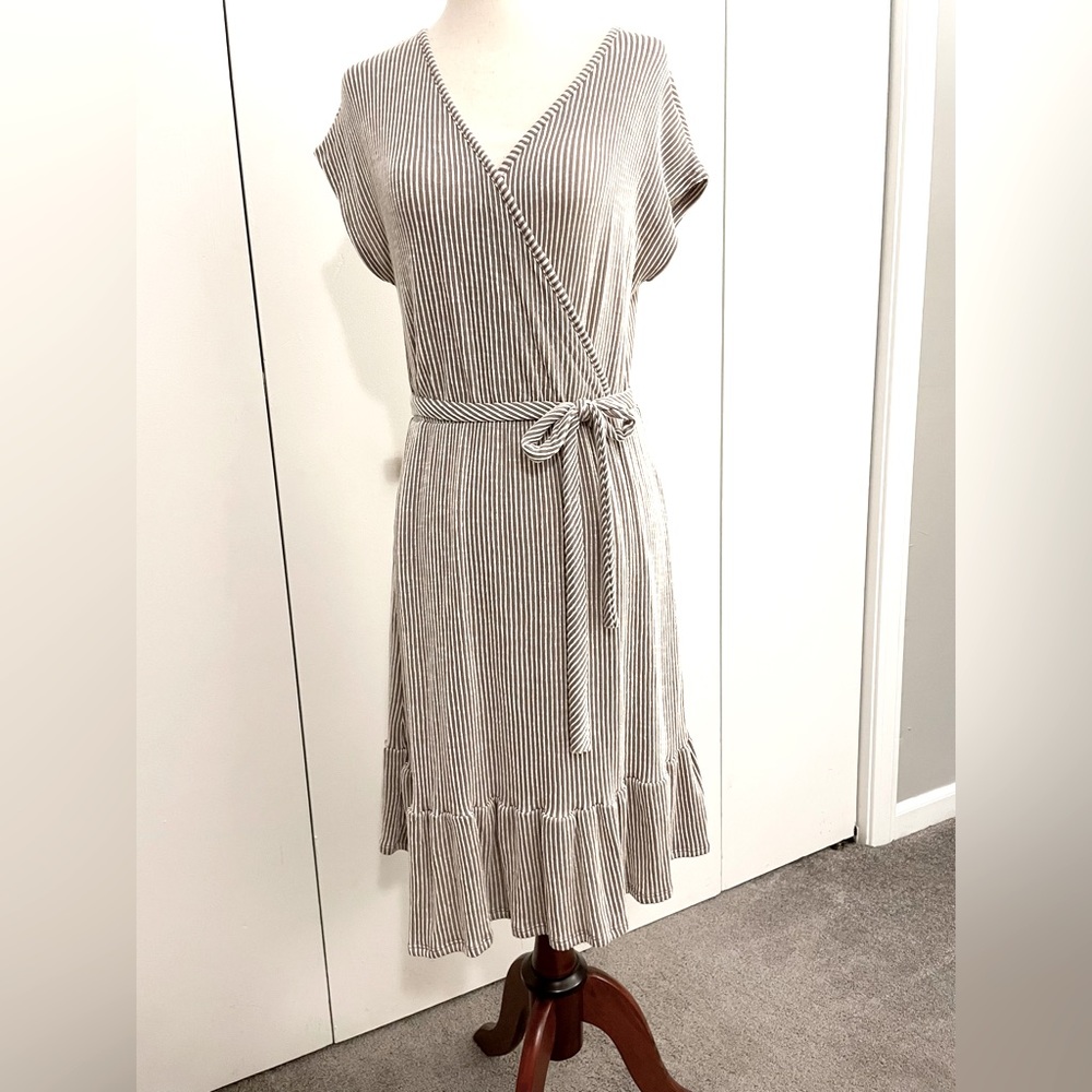 Short-sleeve, midi striped dress, Size M, Caution To The Wind, Like new